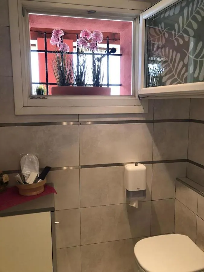 Guest house Room In Bb - Casa Belvedere - Complimentary Wifi And Private Parking Rosa