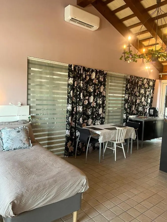 Room In Bb - Casa Belvedere - Complimentary Wifi And Private Parking Rosa Italy